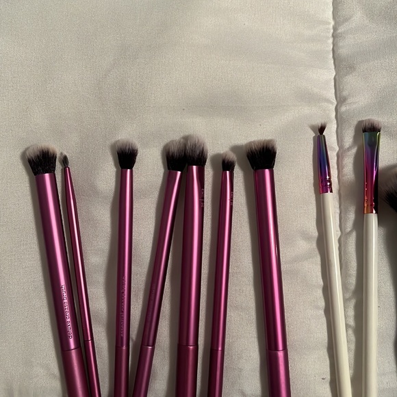 16 makeup brushes real techniques, morphe, Mac motor pro - Picture 6 of 7
